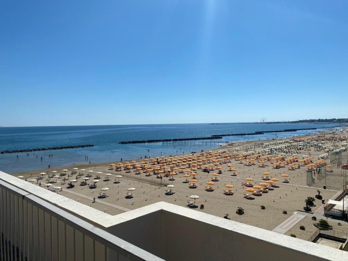 Hotel Adriatica Sul Mare Rimini Exterior photo