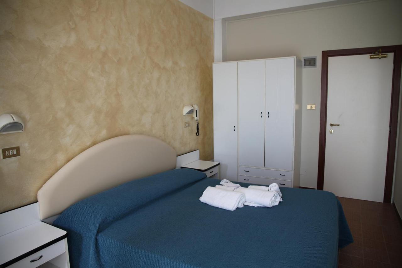Hotel Adriatica Sul Mare Rimini Exterior photo